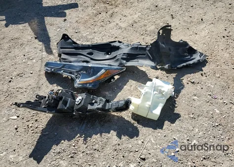 2021 Toyota Corolla Se z USA, uszkodzony, nr VIN 5YFP4MCE7MP069359